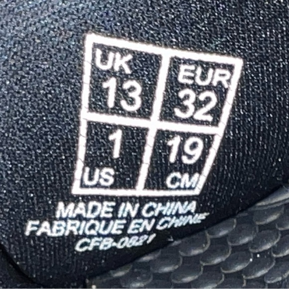 Youth Puma Black & Gold Shimmer Slides - Picture 6 of 6